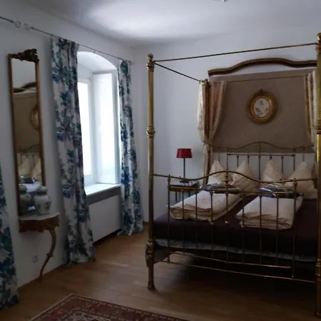 Herrenhaus *