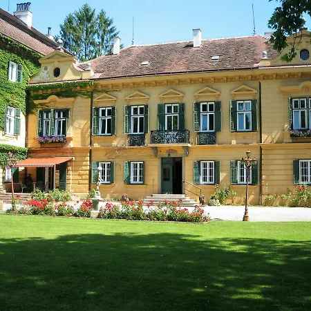Herrenhaus Gæstehus Burgau
