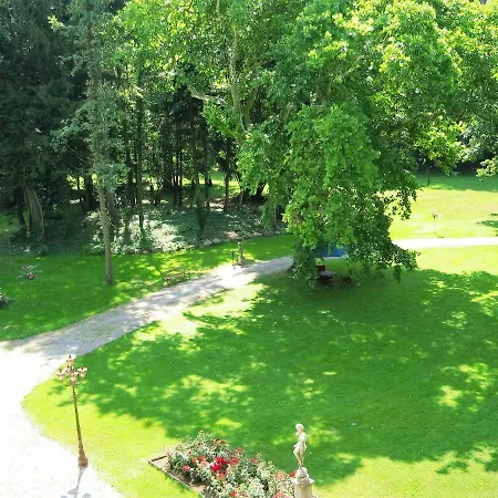 Herrenhaus *